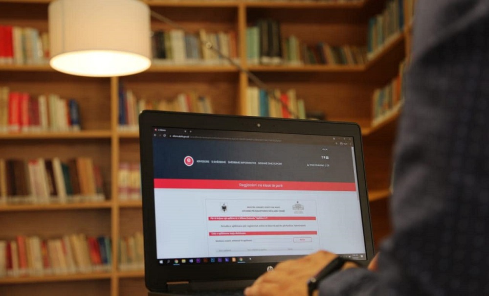 Sherbimet online, por punesimi ne sektorin publik vazhdon rritjen